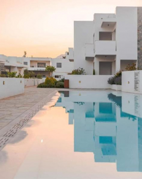3-bedroom penthouse - large private roof terrace - at the beach